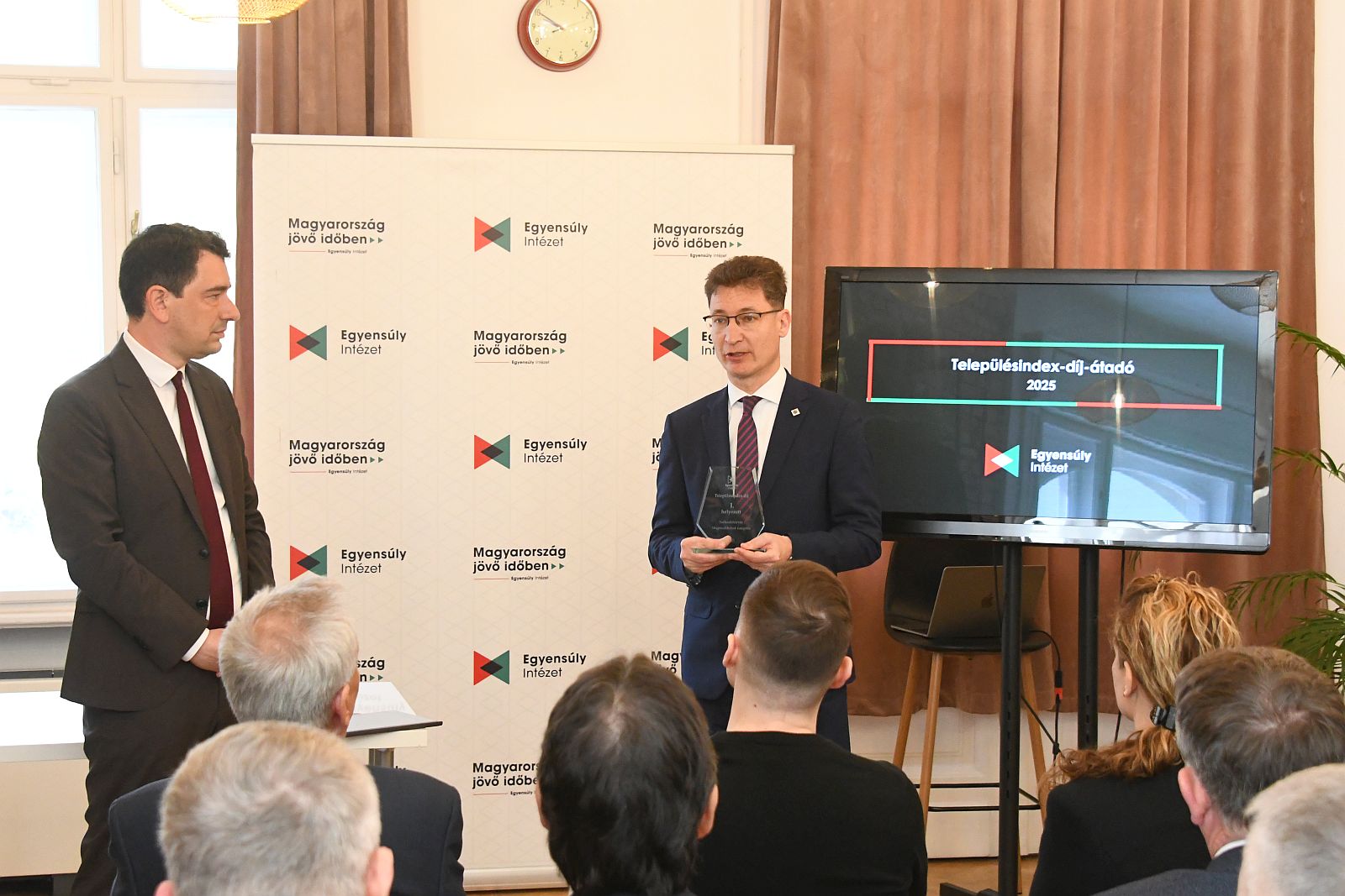 Fehérvár a legfejlettebb megyeszékhely - Településindex-díj a városunk közösségének