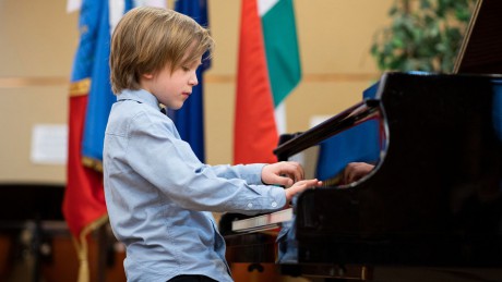 85 diák indul a szerdai VII. Alapfokú Szanyi Irma Zongoraversenyen