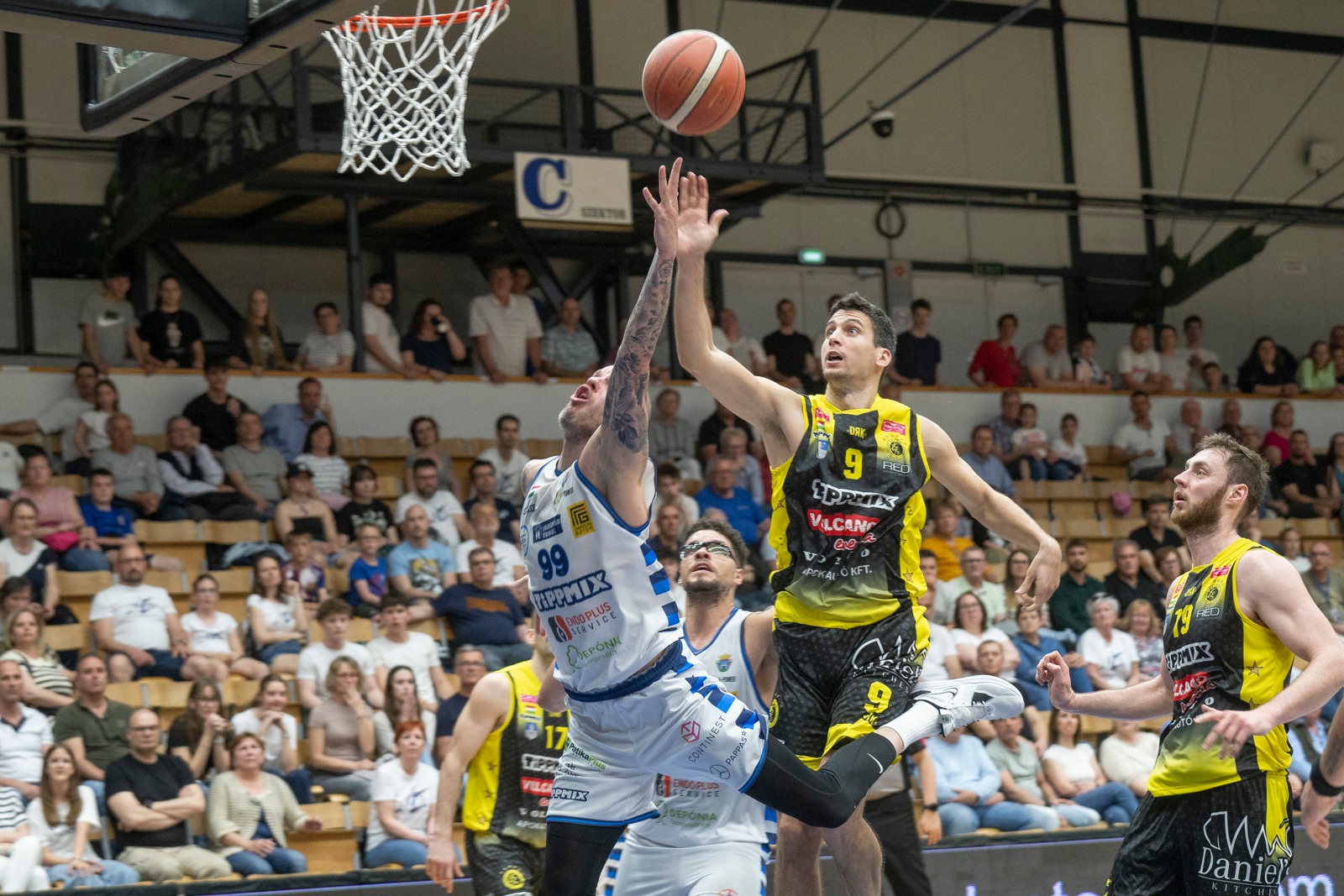 Óriási küzdelemben győzte le az eddig veretlen Falco csapatát az Alba Fehérvár