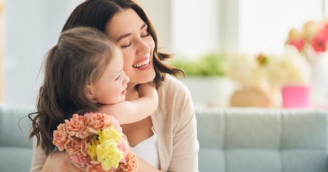 Anyák napi köszöntés és nyereményjáték a Vörösmarty Rádióban