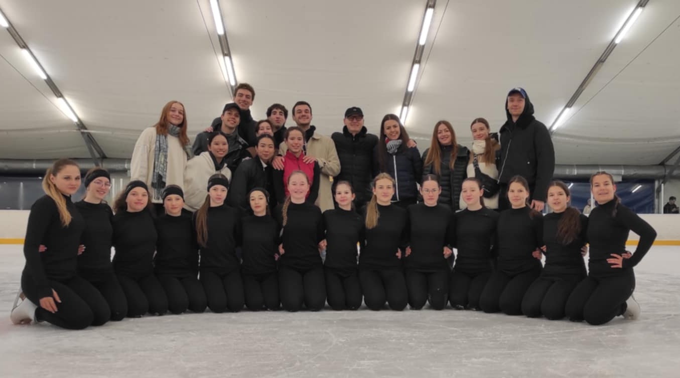 Balett a jégen - a Tánc Világnapja apropóján szervezett programot a Balett Színház a szinkronkorcsolyázókkal