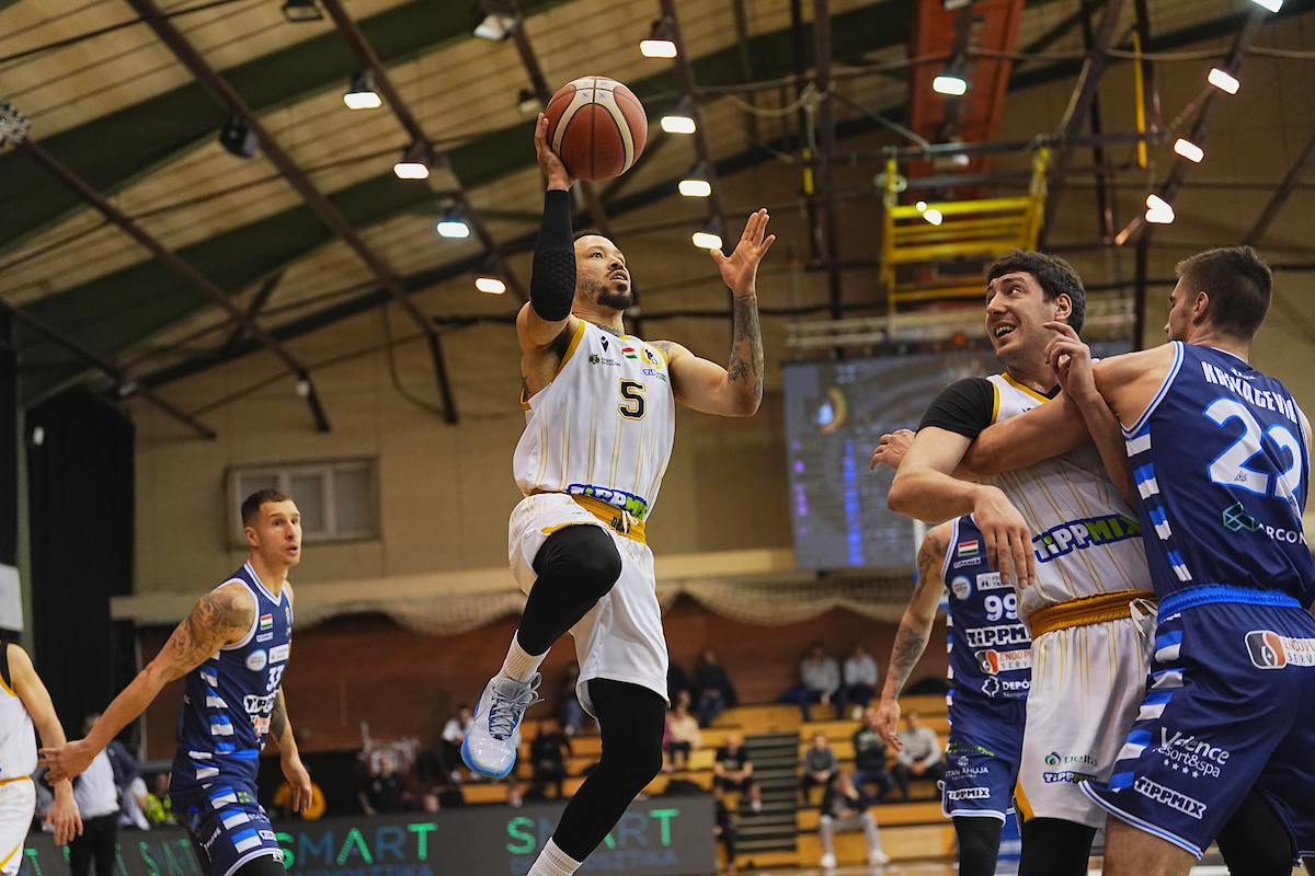 A Debrecen nyerte az első meccset - pontatlanságok okozták az Alba vesztét