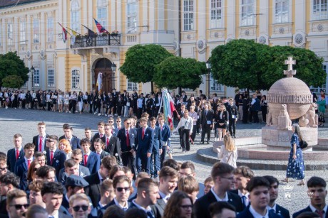 Valósítsátok meg álmaitokat! - közel kétezer végzős fehérvári diák ballagott szombaton