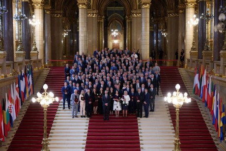Mentők napja - székesfehérvári egyenruhások munkáját ismerték el