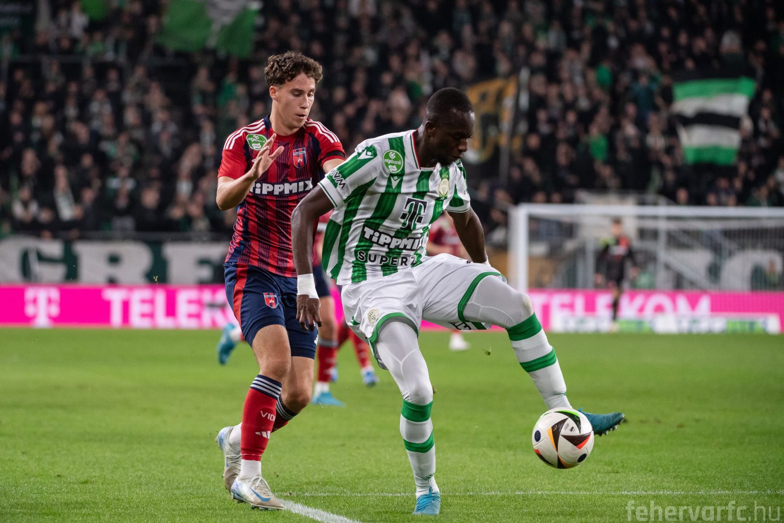 A bajnokesélyes FTC otthonába látogat vasárnap este a Vidi