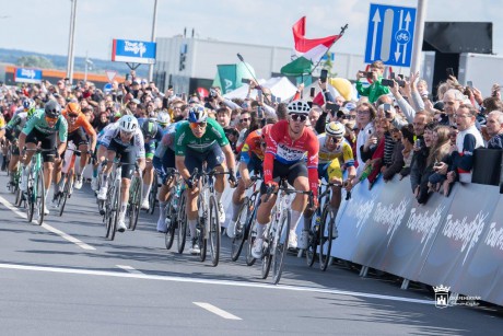 Tour de Hongrie Székesfehérváron - izgalmas hajrá a MET Arénánál