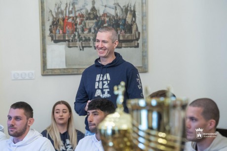 Omar Pelillo marad a MÁV Előre Foxconn férfi röplabdacsapatának vezetőedzője