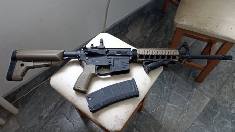 Airsoft fegyverrel lövöldözött az erkélyéről, egy nap alatt kézre kerítették a rendőrök