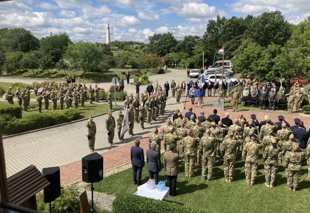 Tisztelet a hősöknek! - akik az életüket is feláldozták a hazáért