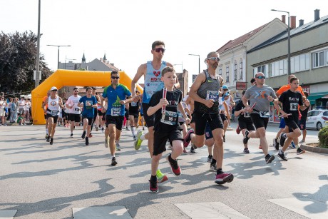 Profik és amatőrök futottak együtt a tiszta, egészséges Székesfehérvárért