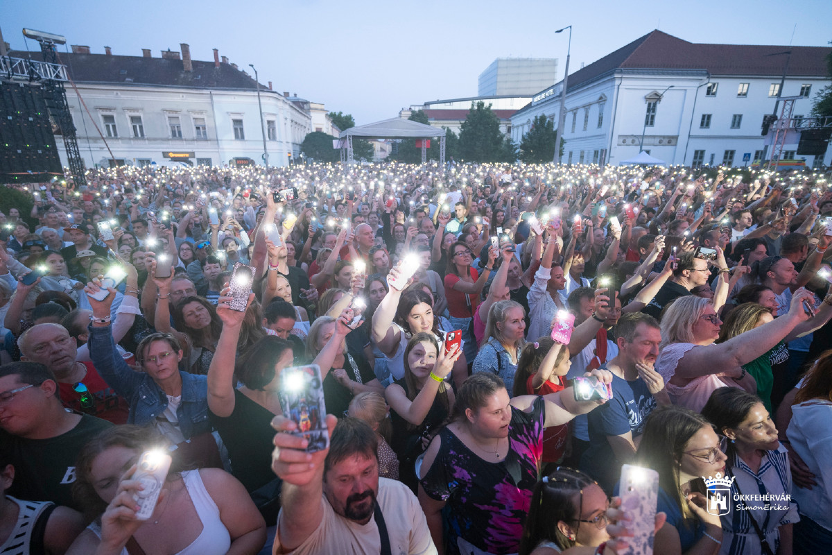 A Bagossy Brothers Company koncertje nyitotta a nyarat Székesfehérváron