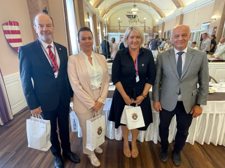 Pápán gyűltek össze a pálos települések képviselői – 2026-ban Székesfehérvár lesz a helyszín