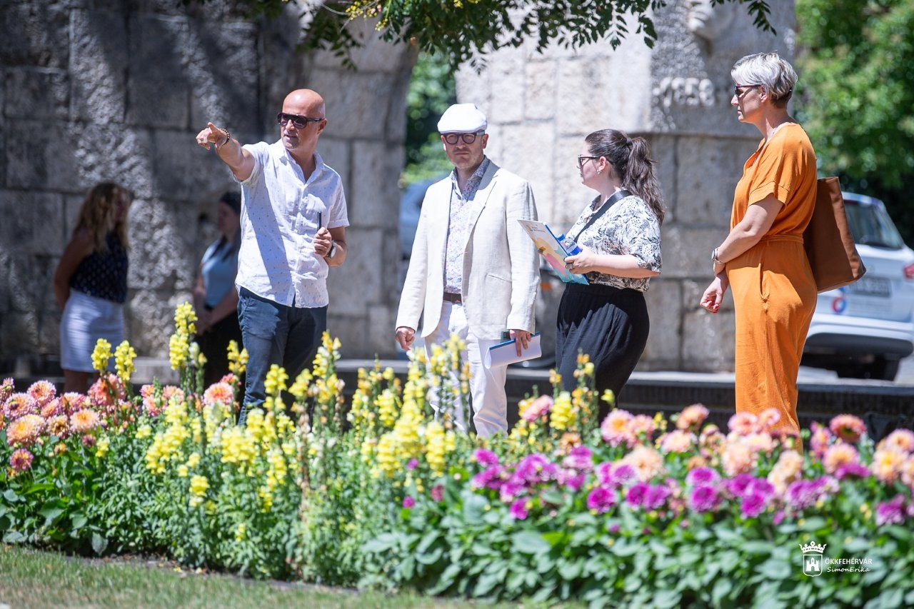 Székesfehérvárra érkezett a Virágos Magyarország környezetszépítő verseny zsűrije