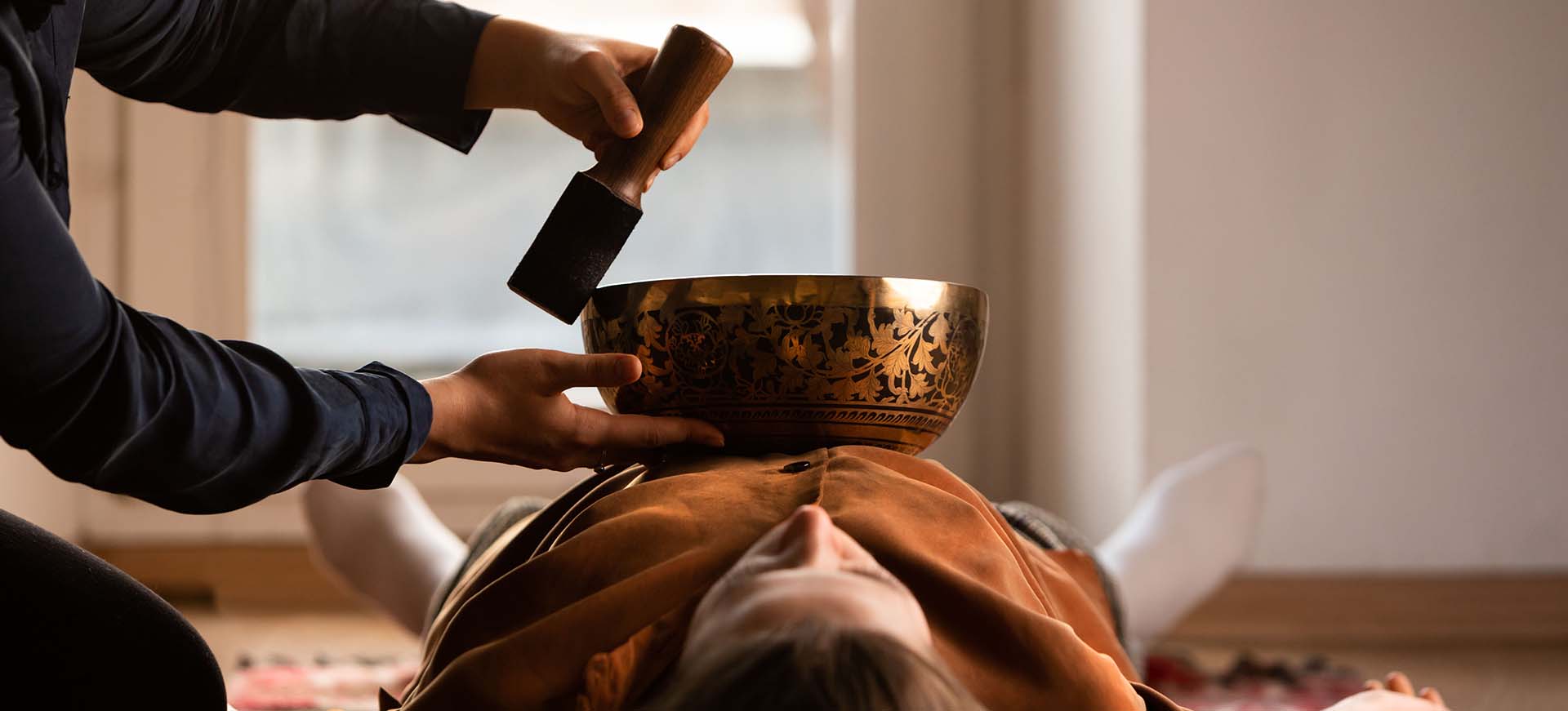 A LÁRKE életmód és szabadidős klubja hangterápiás foglalkozást szervez