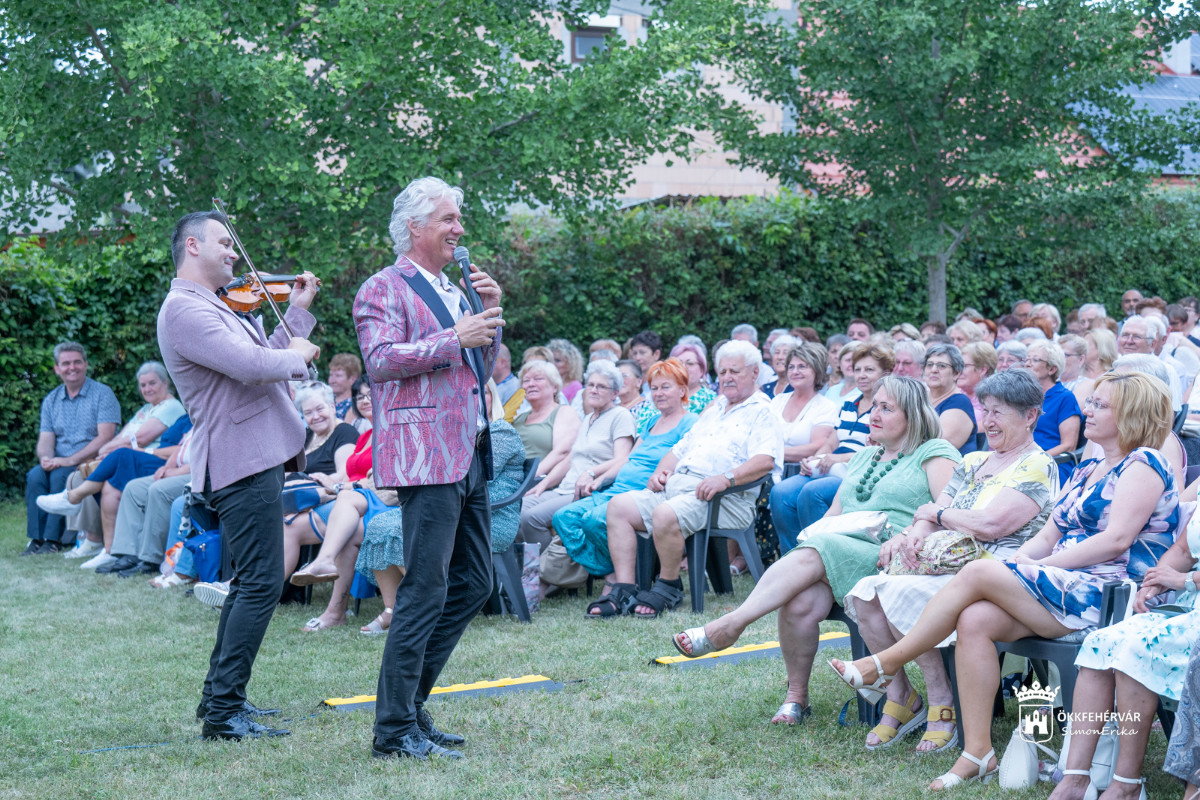 Buch Tibor és barátai - Nyáresti vigadalom pénteken az Öreghegyi Közösségi Házban