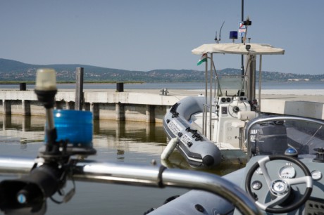 Biztonságban partot értek - újabb SUP-os mentés a Velencei-tavon