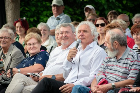 Az időjárás sem jelentett akadályt - telt ház várta Buch TIbort és barátait Öreghegyen
