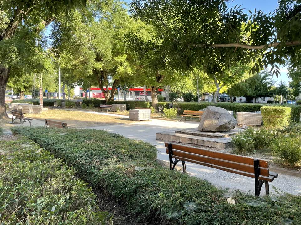 Megújul a Gyergyó Emlékpark - öntözőrendszer és pihenőpad is lesz