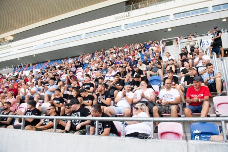 Sokszázan jöttek el a Vidi ankétjára - a jövőről és a lehetőségekről kérdezhettek a szurkolók