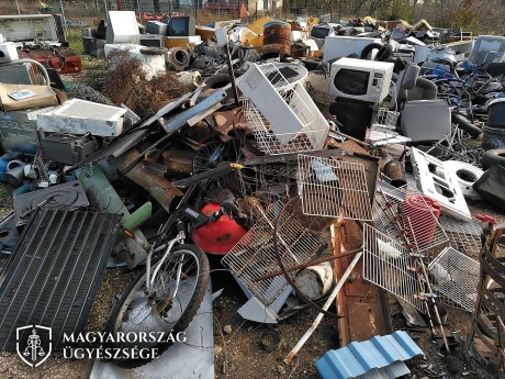 Engedély nélkül gyűjtött veszélyes hulladékot - vádat emelt az ügyészség