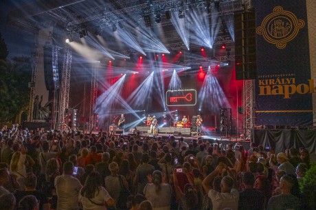 A Magna Cum Laude nyitotta a könnyűzenei konceretek sorát a Királyi Napokon