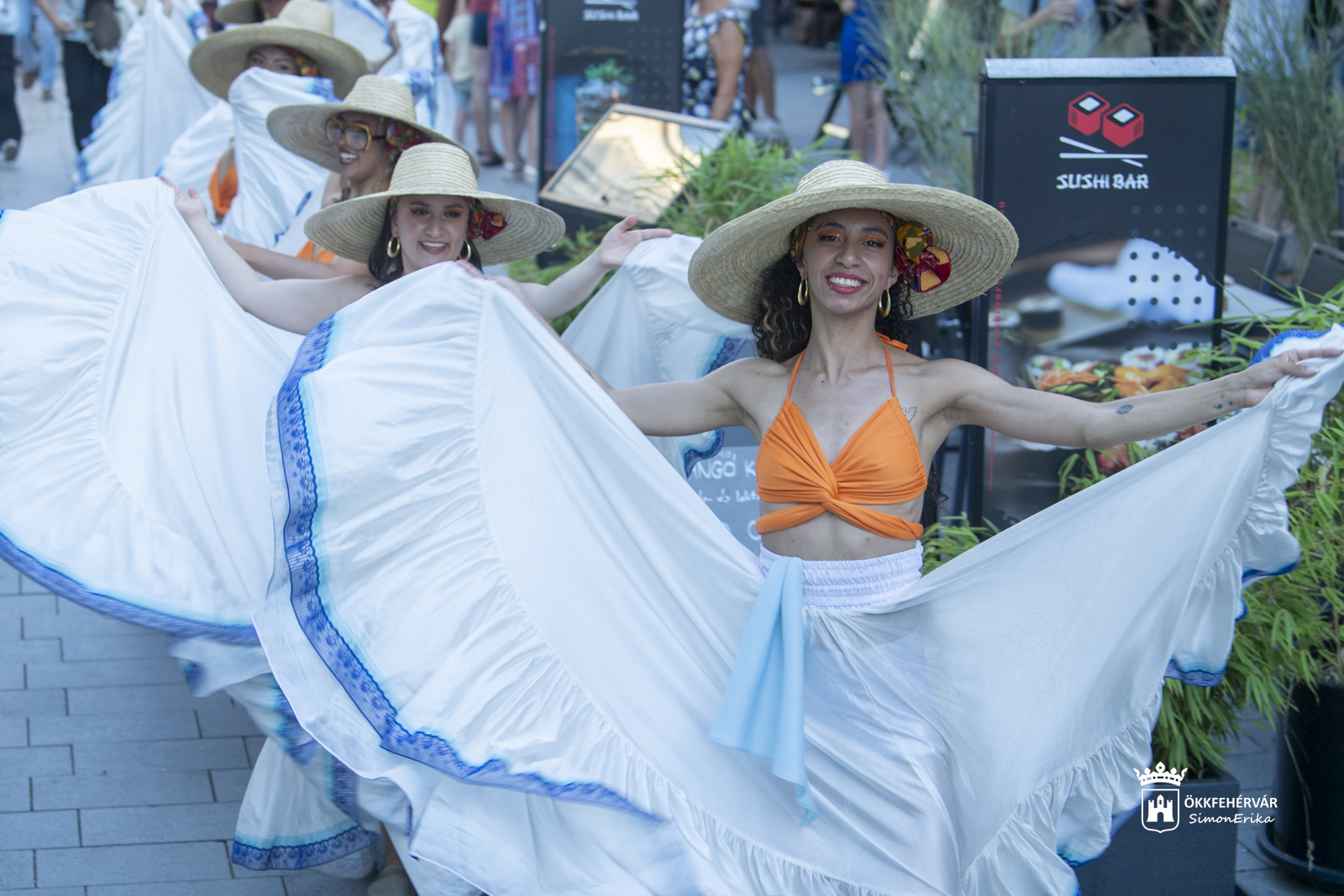 Királyi Napok - elkezdődött a Nemzetközi Néptáncfesztivál