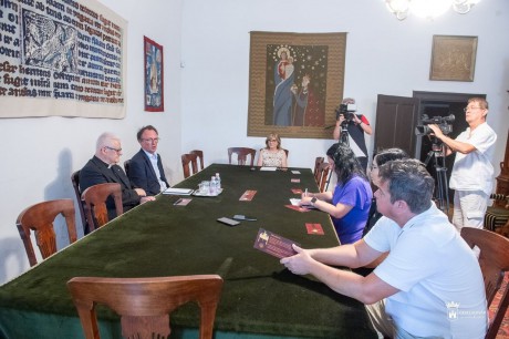 Károlyi György és Károlyi Angelica vehetik át a Szent István Emlékérmet és Díjat