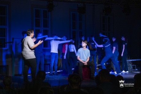 Apák és fiúk - középkori misztériumjáték a Királyi Napokon