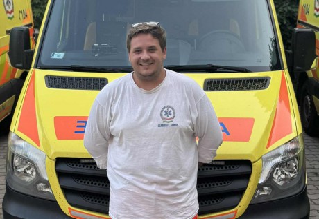 Szabadnapos fehérvári mentős mentette meg egy nő életét