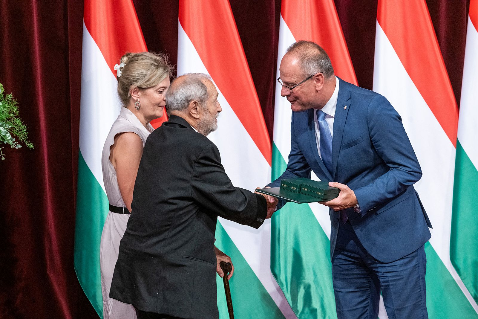 Szent István városában adta át az állami kitüntetéseket a Közigazgatási és Területfejlesztési Minisztérium