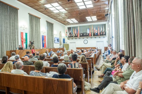 Emlékülés Nagy László költő tiszteletére Székesfehérváron