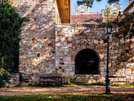 Nyomok, jelek, kövekbe írt titkok – szombati séta a Tourinform Iroda szervezésében