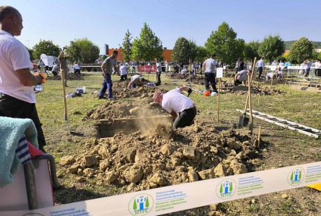 Másodikok lettek a Városgondnokság munkatársai az országos sírásó versenyen