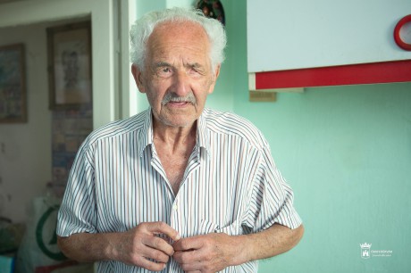 95 év élő tapasztalata: vidámság, cecei csípős kolbász és sok munka a kertben