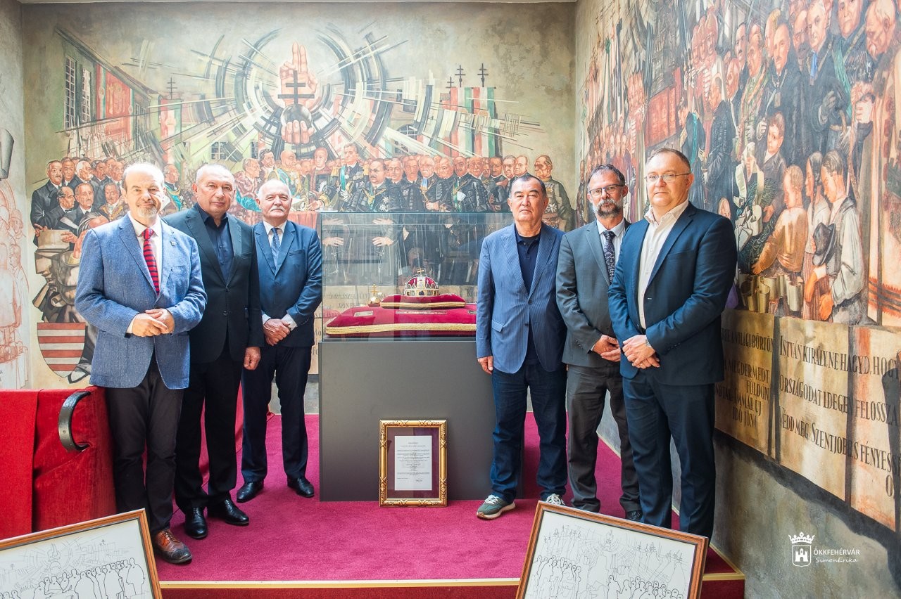 Üzbegisztáni delegáció az Óbudai Egyetemen – a Városházára is ellátogattak