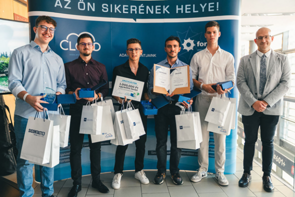 Hatalmas siker: az Óbudai Egyetem fehérvári karának hallgatóira épülő csapat nyerte meg az Aruba Cloud Hackathont