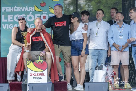 Czigány Bence fejére kerülhetett a Lecsókirály koronája a jubileumi főzőversenyen