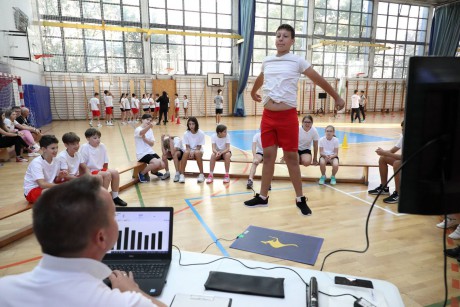 36 iskola, 5500 gyermek - a Tóvárosi Általános Iskolában rajtolt el a 4. ARAK AKTIV HiPer