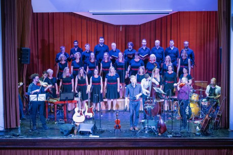 A Góbé zenekar volt a Vox Mirabilis vendége az évadnyitó koncerten