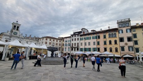 „Kóstoló határok nélkül” - Udine Friuli Doc fesztiválján járt Székesfehérvár küldöttsége