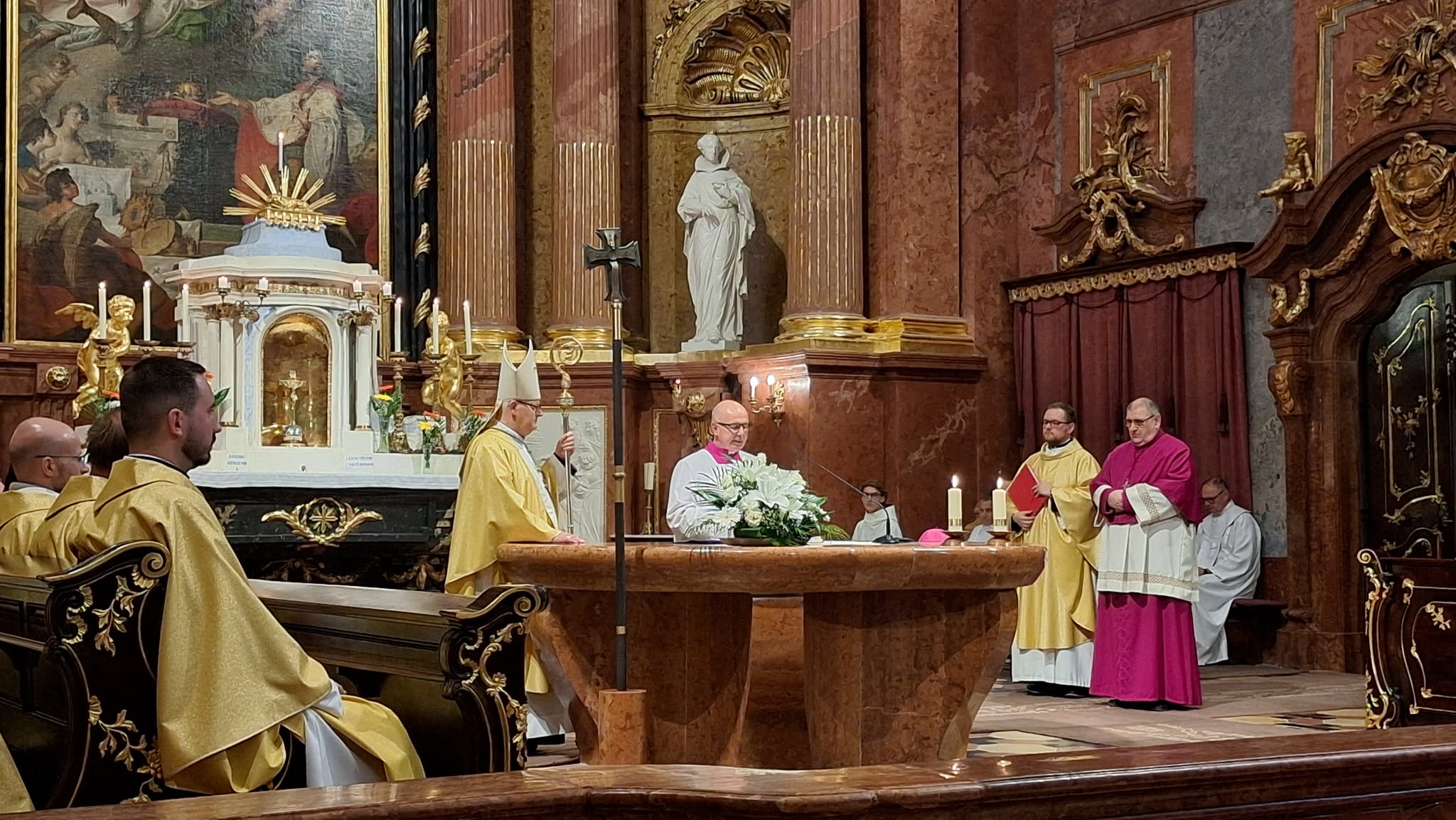 Ősi hagyományokkal rendelkező testület tagja lett - beiktatták Ugrits Tamást kanonoknak