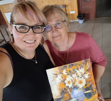 3 ecset, 3 világ – november 12-ig látható Deák Katalin, Molnár Szeiler Magdolna és Szeiler Attila kiállítása