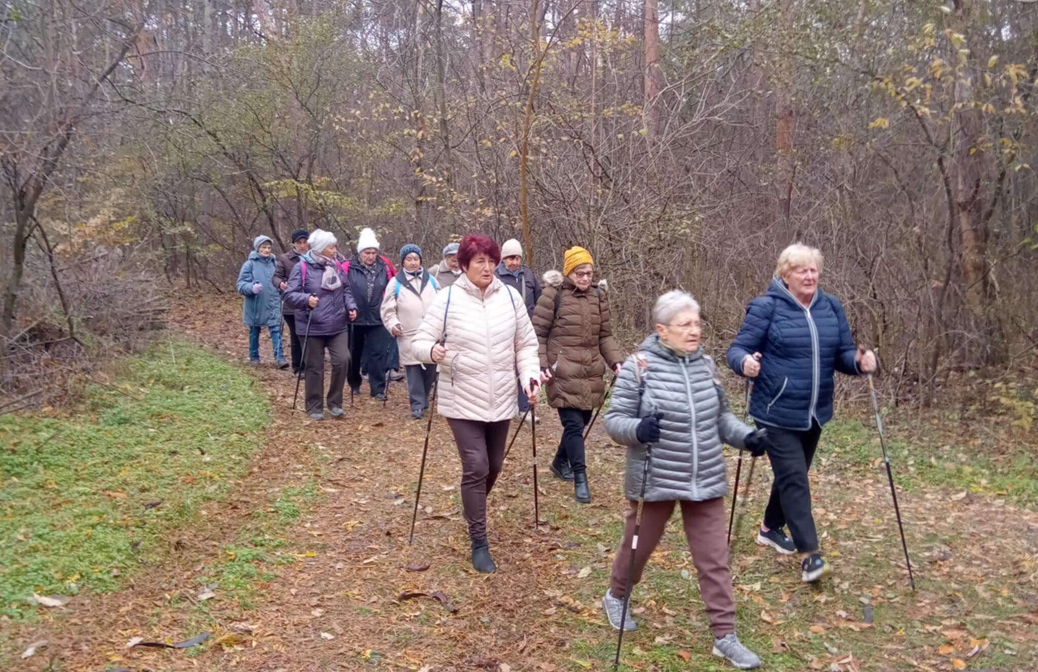 Szombaton Sóstói gyalogtúrával emlékeznek Gáspár Attilára, a Sóstói Tanösvény atyjára és oltalmazójára. Folytatódnak az ingyenes Nordic Walking foglalkozások is
