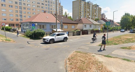 Hétfőtől lezárják a Hosszúsétatér déli ágát a Horvát István utcánál