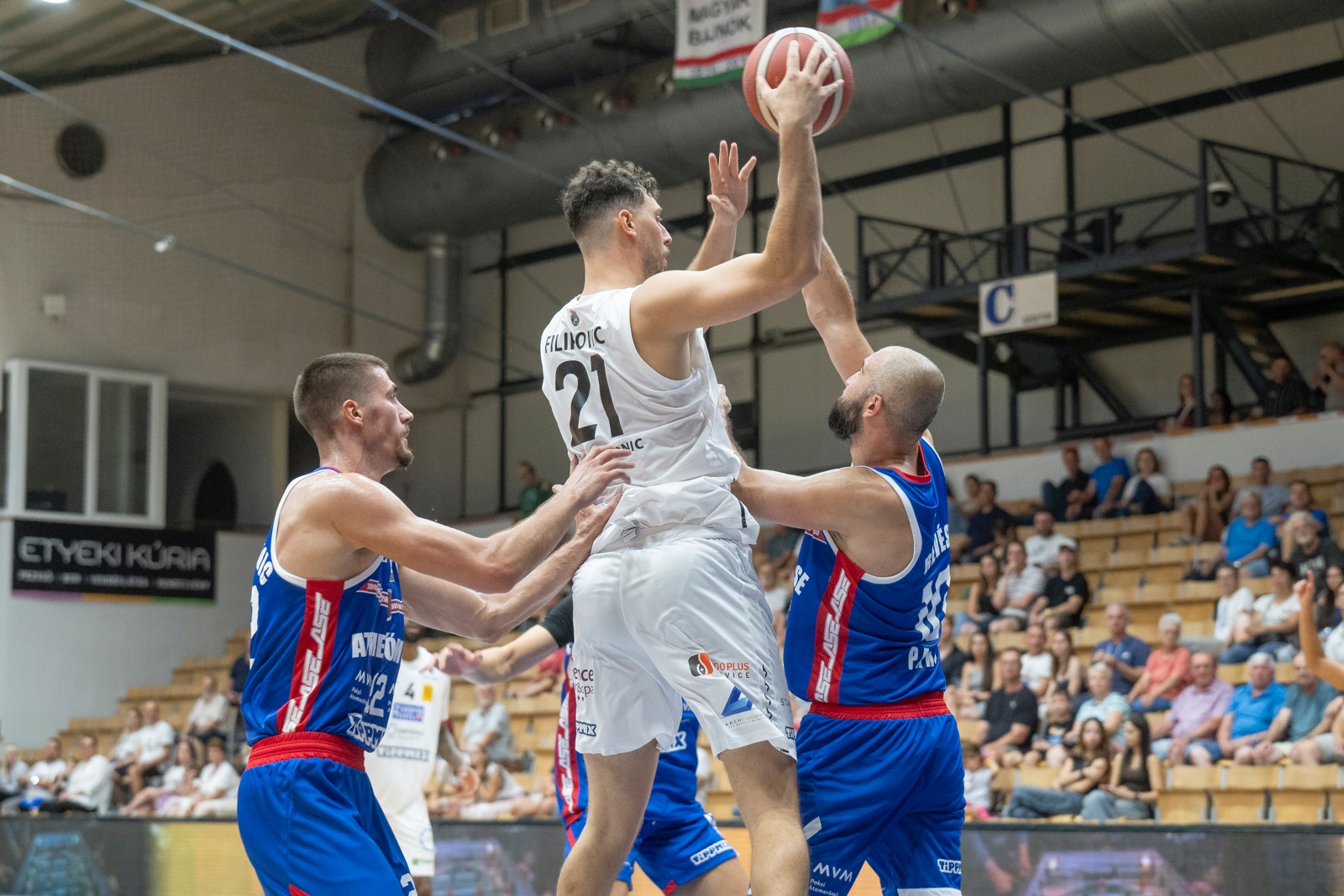 Pakson kapott ki az Alba - sokba került a lefagyás a harmadik negyedben