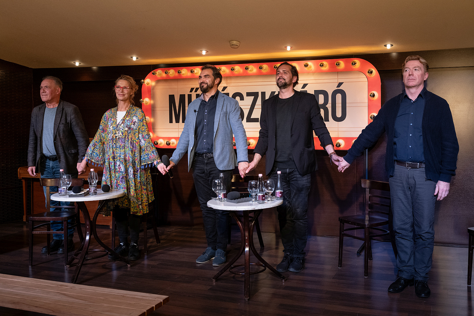 Művészkijáró – Családterápia a színpadon és azon túl