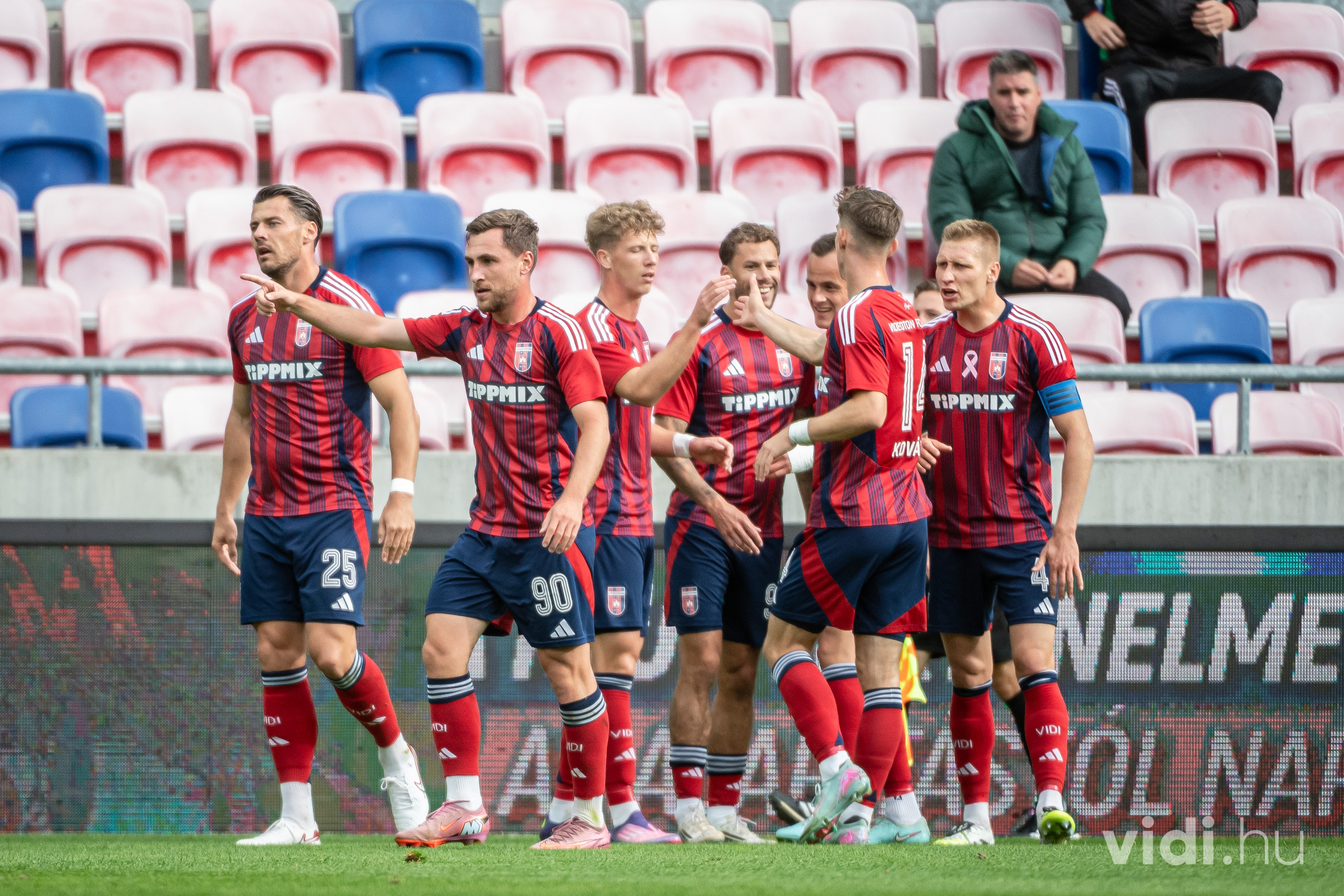 Foci, hoki, kosár, és röplabda - ezek a meccsek várnak a hétvégén a fehérvári csapatokra