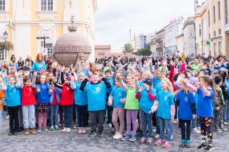 Kodályosnak lenni jó! – villámcsődület volt szombaton a Városház téren