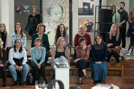 Zsúr a Tóparti Gimnáziumban – egykori tanárok és diákok találkoztak a megszépült iskolában