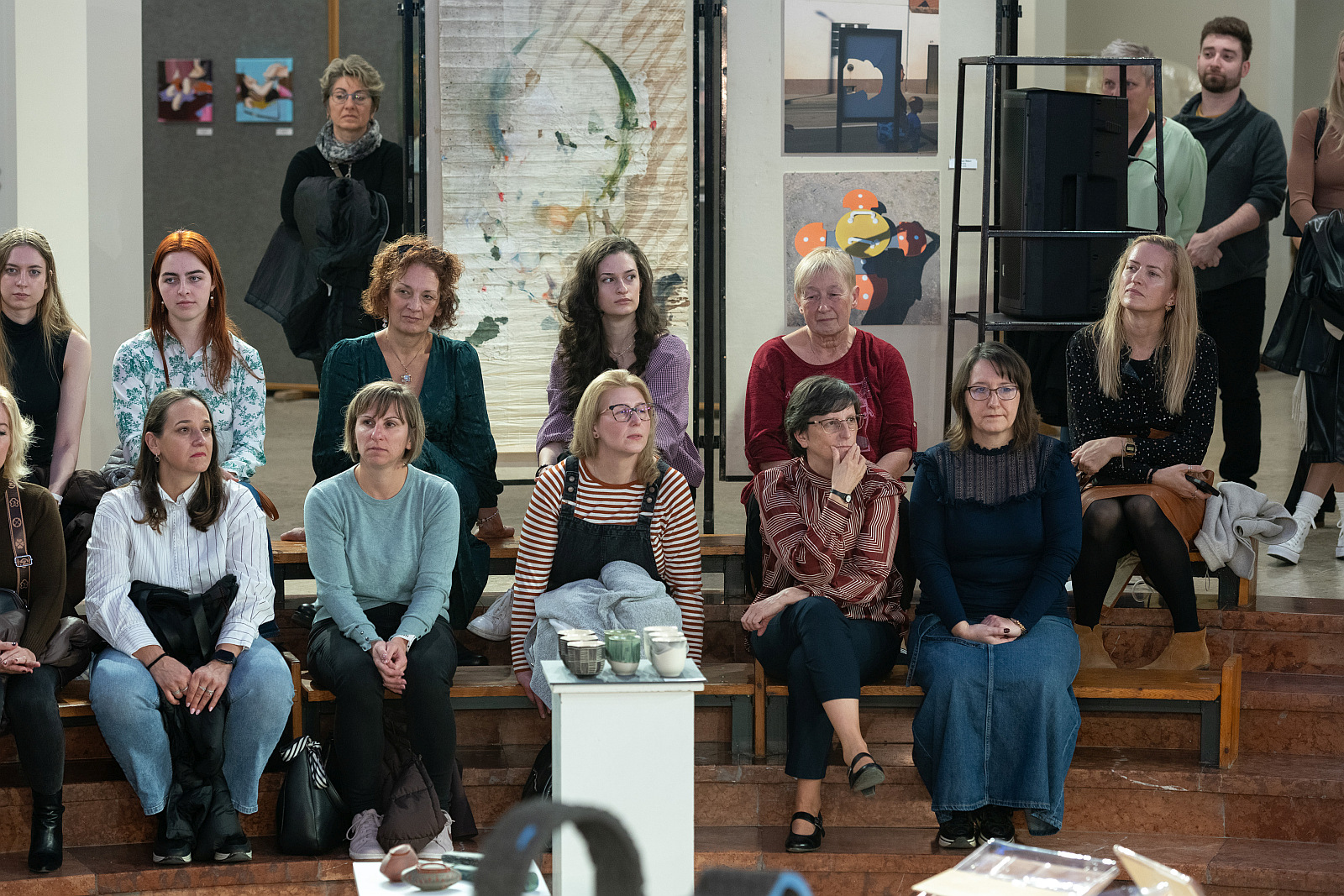 Zsúr a Tóparti Gimnáziumban – egykori tanárok és diákok találkoztak a megszépült iskolában